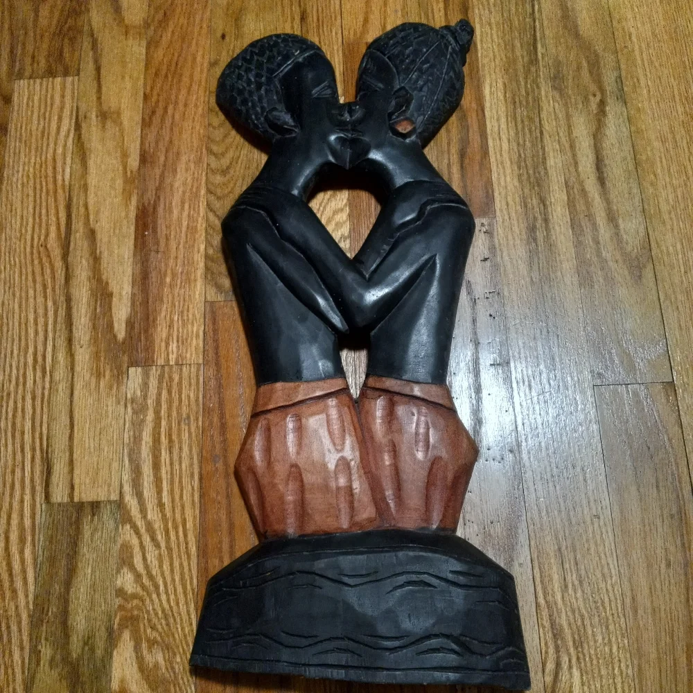 Hand crafted Statue - Picture 1 of 4